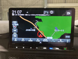 鮮明な地図表示で、視認性に優れています。スムーズなナビ操作で、安心して目的地へ向かうことができます。