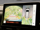 後退時の安全確認をサポートするバックモニターを搭載。駐車場での出し入れをスムーズに行えます。