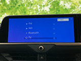 多彩なメディアに対応したオーディオ画面。ラジオ、CD、Bluetoothなど、お好みの音源で快適なドライブを満喫できます。音楽好きにおすすめです。