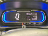 シンプルで分かりやすいメーターデザイン。走行状況をひと目で確認でき、安全運転をサポートします。