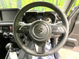 【純正革巻きステアリング】上質な革を使用することで、手にしっかり馴染みとても運転しやすいハンドルです♪
