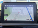 鮮明な地図表示で、スムーズなナビゲーションを実現します。最新の交通情報を確認しながら、安全運転を心がけましょう。