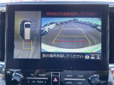 【パノラミックビューモニター】クルマを真上から見下ろした視点で駐車をサポートします!クルマの斜め後ろや真横など、いち早く障害物に気が付くことができます。