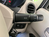 雨天時でも安心して運転できるワイパーレバー。操作が簡単で、視界を確保し、安全なドライブをサポートします。劣化なく、スムーズな操作性を維持しています。