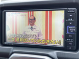 停車時にテレビ画面が表示され、移動を控えている間にも楽しめます。ご家族とのドライブの待ち時間も、これで快適に過ごせます。