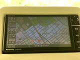 鮮明な地図表示で、スムーズなナビゲーションを実現。目的地までのルートを分かりやすく案内してくれます。