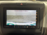 【バックモニター】後ろのカメラの映像をモニターに映し出すことができます!後方の見えない死角や、障害物との距離感をしっかり確認することができます!駐車が苦手な方におすすめです。