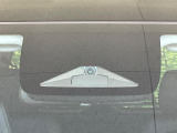 【ホンダセンシング】走行中に前方の車両等を認識し、衝突しそうな時は警報とブレーキで衝突回避と被害軽減をアシスト。より安全にドライブをお楽しみいただけます。