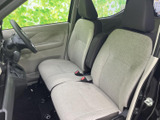 使い勝手の良いドアポケットや収納スペースが充実。小物を整理しやすく、車内をすっきりと保てます。運転中の利便性を高めます。