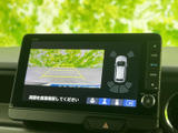 駐車時の後方確認をサポートするバックモニターを搭載。安全でスムーズな後退運転を支援します。