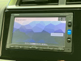 鮮明な画面で、音楽やナビゲーションを快適に楽しめます。Bluetooth接続も可能で、スマートフォンとの連携もスムーズです。