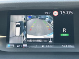 後退時の安全をサポートするバックモニターは、後方視界の死角を減らし、運転をアシストします。駐車場での車庫入れも安心して行えます。