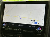 鮮明な地図表示で、スムーズなナビゲーションをサポート。高精度なルート検索で、目的地への最短距離を案内し、安全運転を後押しします。