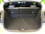 積み下ろしのしやすいデッキにはたっぷりと荷物を積み込んでいただけます。遊びから仕事まで、様々なシーンで頼れます♪