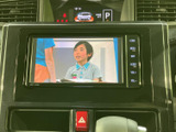 停車時にテレビ番組を視聴可能です。移動の合間の休憩時間に、ニュースやエンタメを楽しむことができます。