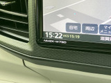 目的地設定や音楽再生など、多彩な機能を備えたナビ・オーディオ。スムーズな操作で快適なドライブをサポートします。