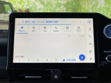 直感的なインターフェースを備えたナビゲーションシステムで、目的地までの経路をわかりやすく案内します。快適なドライブをサポートします。