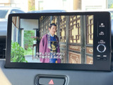 停車時に映像を楽しめるTV機能。お子様連れのお出かけの際に、後部座席で快適な時間をお過ごしいただけます。