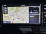 鮮明な地図表示で、スムーズなナビゲーションを実現。詳細な情報が表示され、安全運転をサポートします。スムーズなカーナビゲーションで目的地へ。