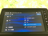 豊富なソースからお好みのコンテンツを選択し、ドライブの雰囲気を盛り上げます。スマートフォン連携も可能で、デジタルライフともシームレスに接続できます。