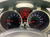 視認性の高いメーターで、車の状態をひと目で確認できます。速度、燃料残量、走行距離など、必要な情報を把握しましょう。
