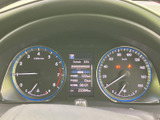 視認性の高いメーター類は、運転に必要な情報を的確に伝えます。運転に集中できる、シンプルで洗練されたデザインです。