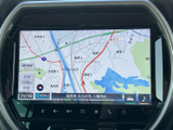 広々とした画面で、地図情報が分かりやすく表示されます。スムーズなナビ操作で、安心して目的地へ向かうことができます。