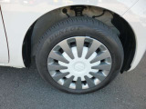 タイヤサイズは「155/65R14」ホイールはスチールホイールです。
