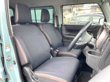 運転席シート廻りは使用感も少なく、良好な状態となっています。前オーナー様が丁寧に使っていたことがよくわかりますね。