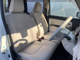 運転席シート廻りは使用感も少なく、良好な状態となっています。丁寧に使われていたことがよくわかりますね。