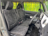 運転席シート廻りは使用感も少なく、良好な状態となっています。前オーナー様が丁寧に使っていたことがよくわかりますね。