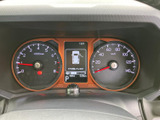 必要な情報を一目で確認できるメーター。シンプルで分かりやすいデザインで、運転に集中できます。視認性の高さも魅力です。