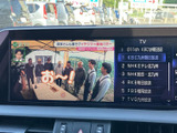停車時にテレビを視聴可能。お子様連れのご家族にもおすすめです。エンターテイメント機能で、移動時間を有効活用できます。