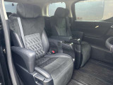 車内もキレイで嫌な臭いもありません☆車内の臭い、汚れが気になる方は内装のスチームクリーナーも施工可能です♪