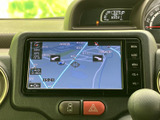ナビゲーションシステムを搭載し、目的地までのルートをスムーズに案内してくれます。運転中の不安を軽減し、安全運転をサポートする頼もしいパートナーです。