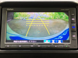 駐車時の後方確認をサポート。狭い場所でも安全にバック駐車が可能です。