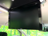 【フリップダウンモニター】大画面モニターで後席でもエンタメをお楽しみいただけます。小さなお子様にも大人気の装備です♪