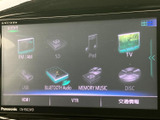 お好みの音楽を高品質で楽しむためのオーディオシステム。ラジオ、CD、USBなど、多様なメディアに対応しています。