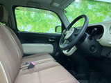 後部座席も快適で、長距離ドライブも疲れを感じさせません。家族みんなでのお出かけに最適な一台です。