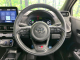 インテリアに合わせたデザインのステアリングは、運転される方のことも考え、運転しやすい形状、大きさです。是非一度、実際に触ってお確かめください。