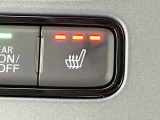 【シートヒーター】寒い日に重宝するシートヒーター!エアコンより早く温まってくれるので寒がりの人も安心ですね♪エアコンの温風は乾燥するから苦手、という方にもをおすすめです。