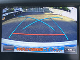駐車時の後方視界をサポートするバックモニターを搭載。安全確認を容易にし、スムーズな後退をアシストします。