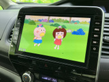 停車時にTVを楽しめます。お子様連れのご家族に嬉しい機能です。