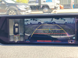 駐車時の後方確認をサポートし、安全な後退運転を支援します。狭い場所や段差がある場所でも、安心して運転できます。