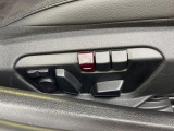 【メモリー機能付きパワーシート】ドライバーごとに設定したシート位置を記憶して、ボタン一つで切り替えできる便利な機能!運転する方が複数名いらっしゃるご家庭におすすめです♪