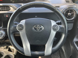 握りやすく操作しやすいステアリング。快適なドライビングポジションを実現し、長距離運転でも疲れにくい設計です。操作性とデザイン性を両立しています。