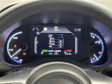 【メーターまわり】ドライバーから見やすい位置にあって安全運転に寄与します。マルチインフォメーションディスプレイでは、クルマに関する情報の確認はもちろん、各種安全機能・装備のON/OFFも設定可能。