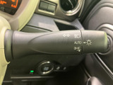 操作しやすいウインカーレバー。スムーズな操作で安全な車線変更をサポートします。