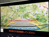車両周辺の状況を、鮮明に確認できるアラウンドビューモニター。駐車や狭い場所での運転をサポートします。