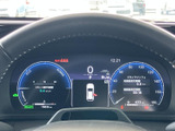 運転に必要な情報をひと目で確認できる、見やすいメーターです。視認性が高く、安全運転をサポートします。